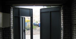 Купить гаражные ворота распашные Костомукша, цена от 3937 руб.